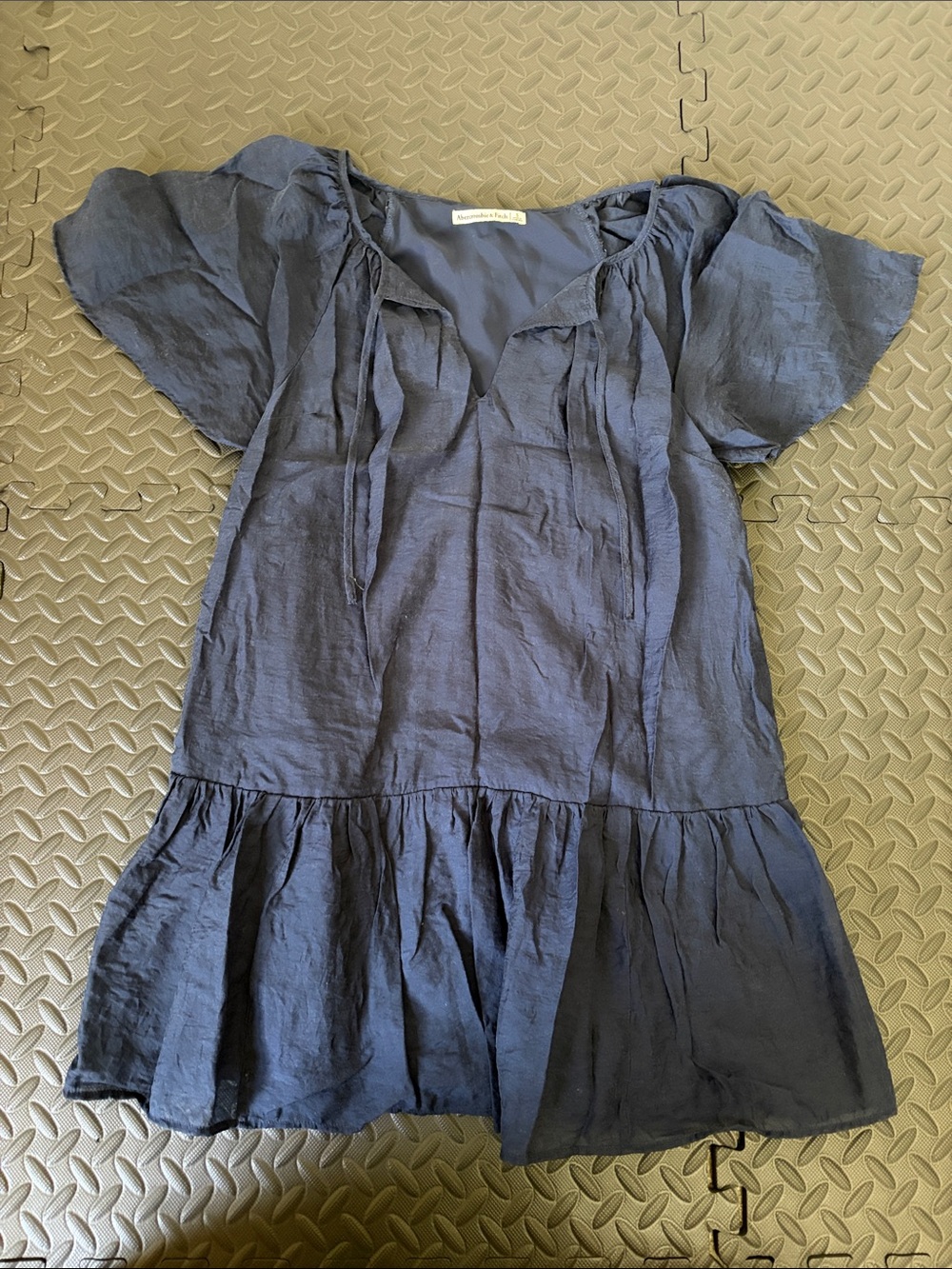 Abercrombie & Fitch flutter sleeve tiered mini dress